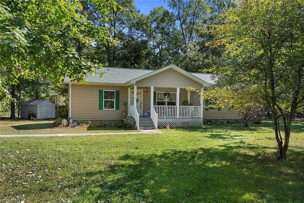 170 Garrett Ln Thomasville, NC 27360 - Thumbnail 4