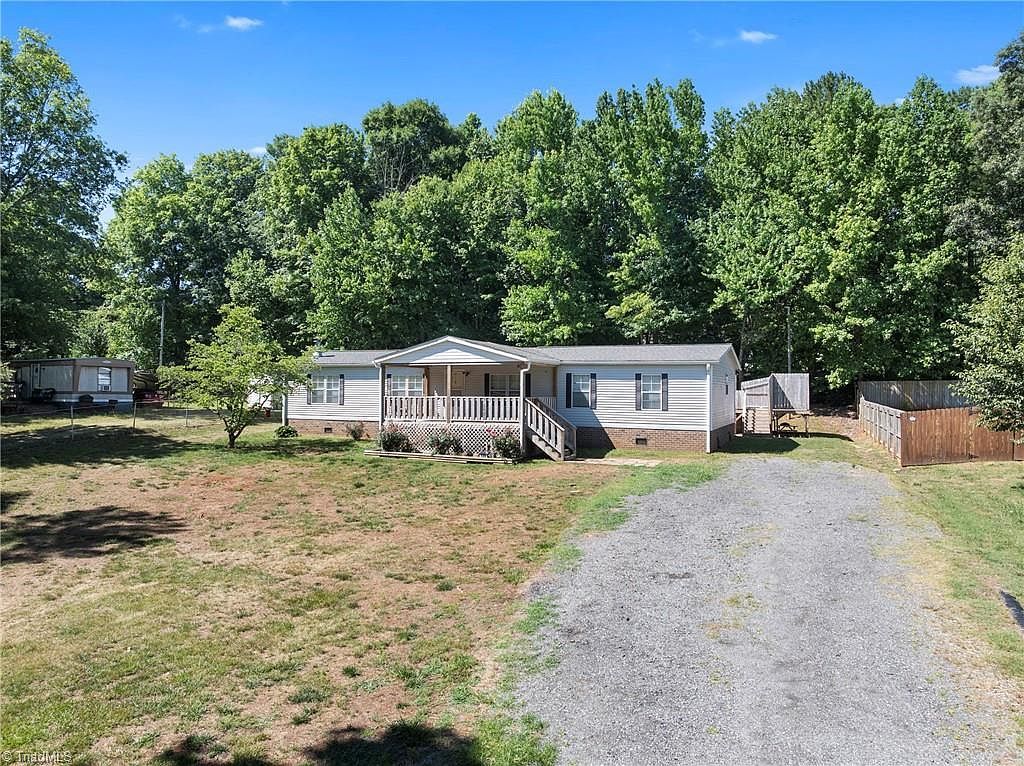 199 Sable Ln Thomasville, NC 27360 - Thumbnail 4
