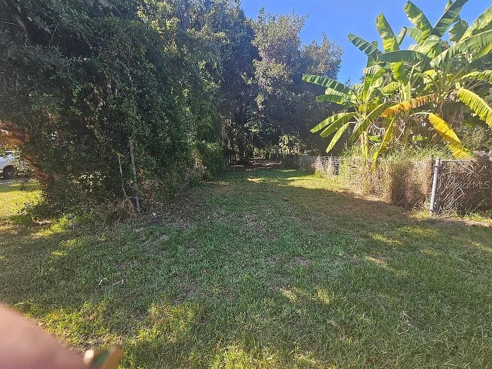 Private Dr Tavares, FL 32778  | Land/Lot