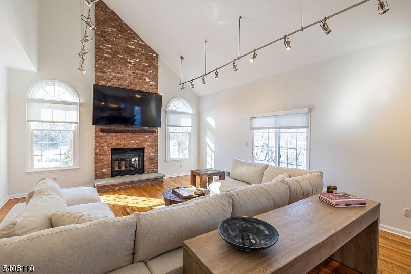 110 Distillery Rd Whitehouse Station, NJ 08889 - Thumbnail 4