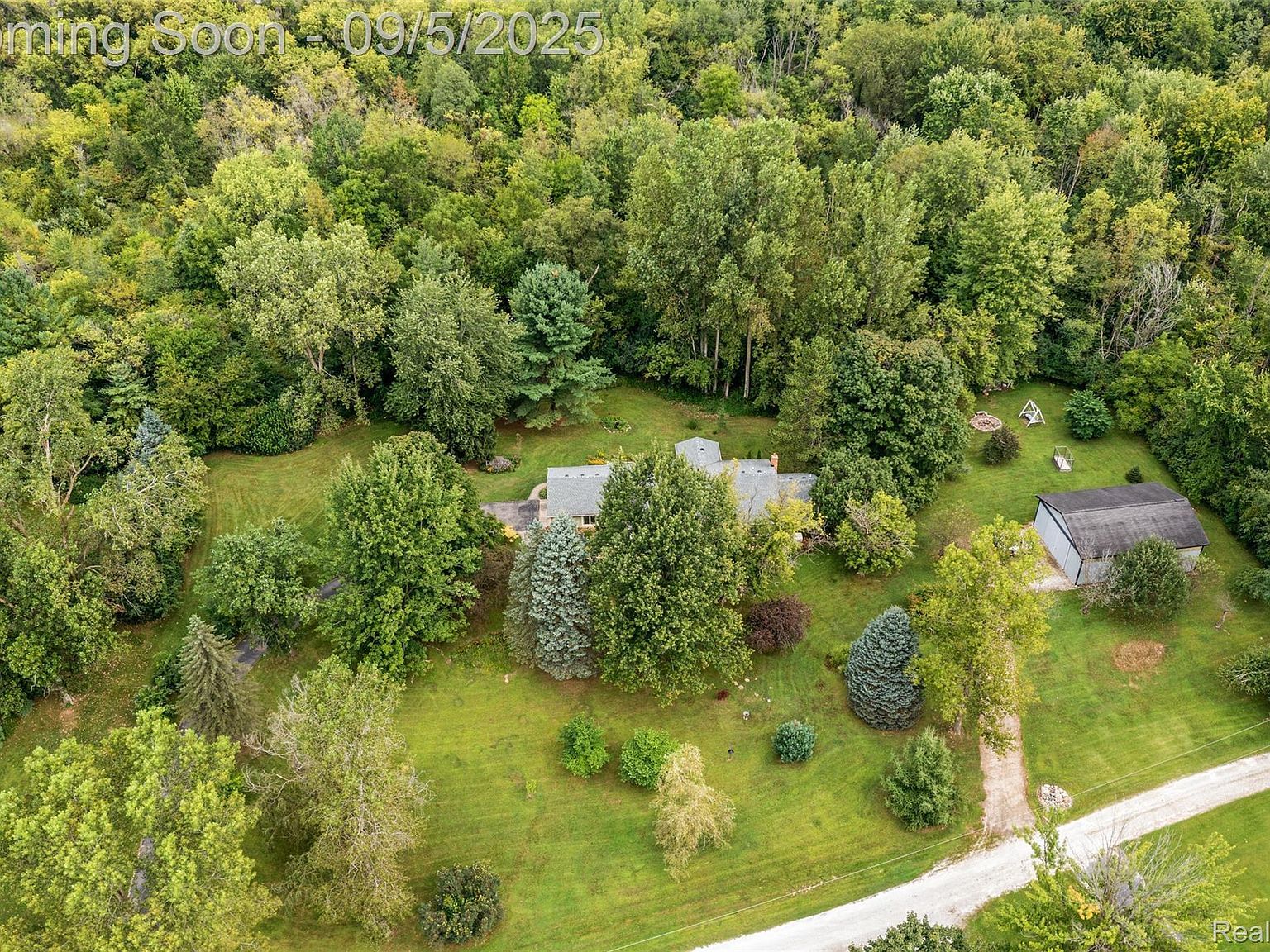 6218 Curtis Rd Plymouth, MI 48170 - Thumbnail 4