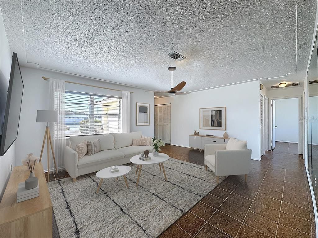 637 Michigan Dr N Venice, FL 34293 - Thumbnail 4