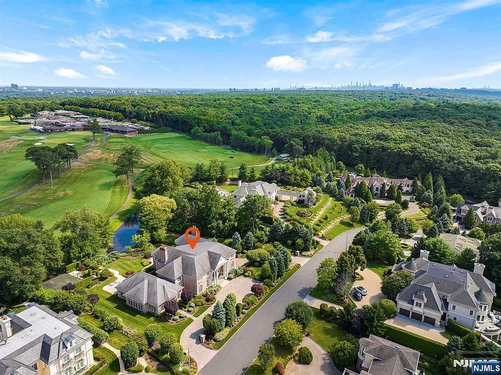 196 Vaccaro Dr Cresskill, NJ 07626 - Thumbnail 4