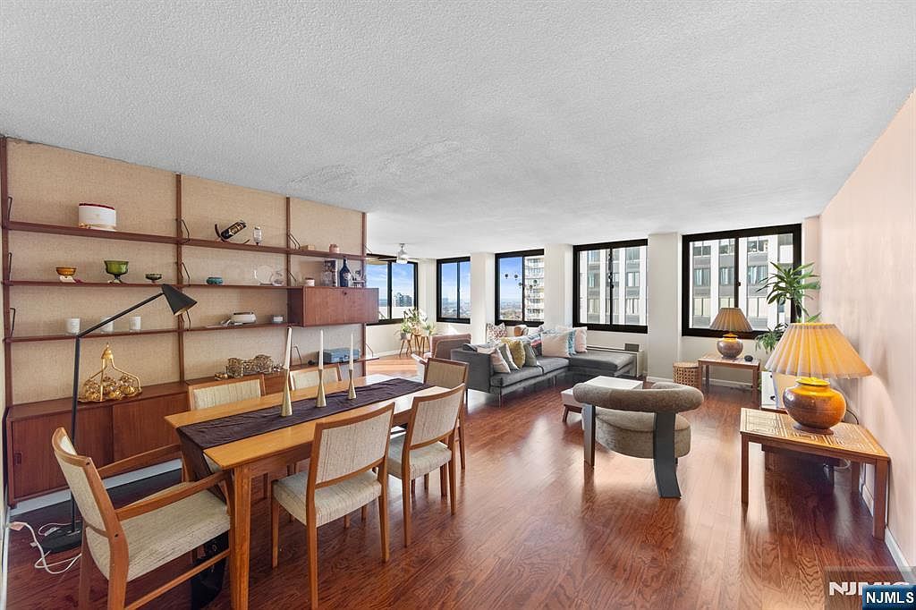 200 Winston Dr APT 2403 Cliffside Park, NJ 07010 - Thumbnail 4