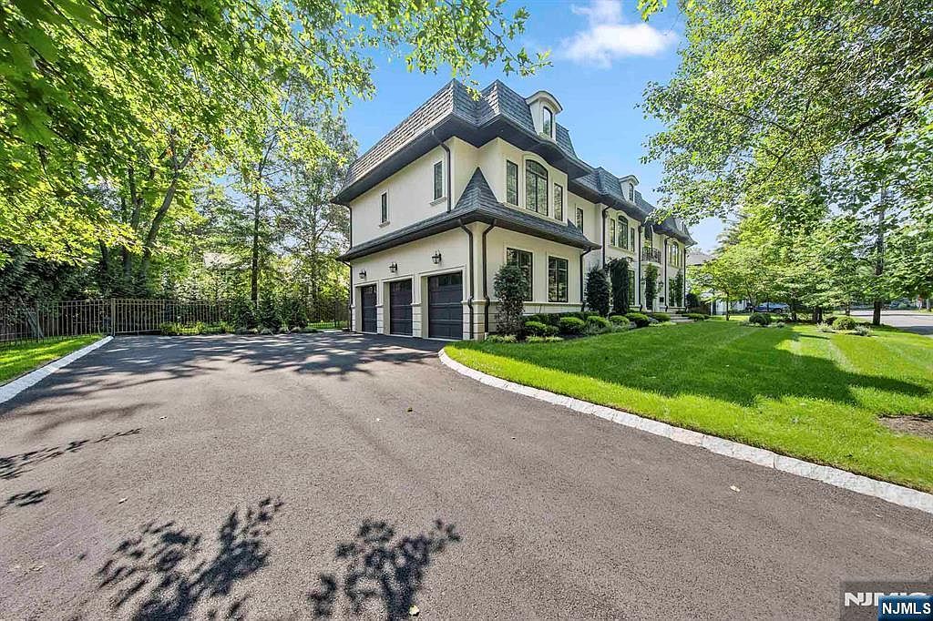 199 Whitman St Haworth, NJ 07641 - Thumbnail 4