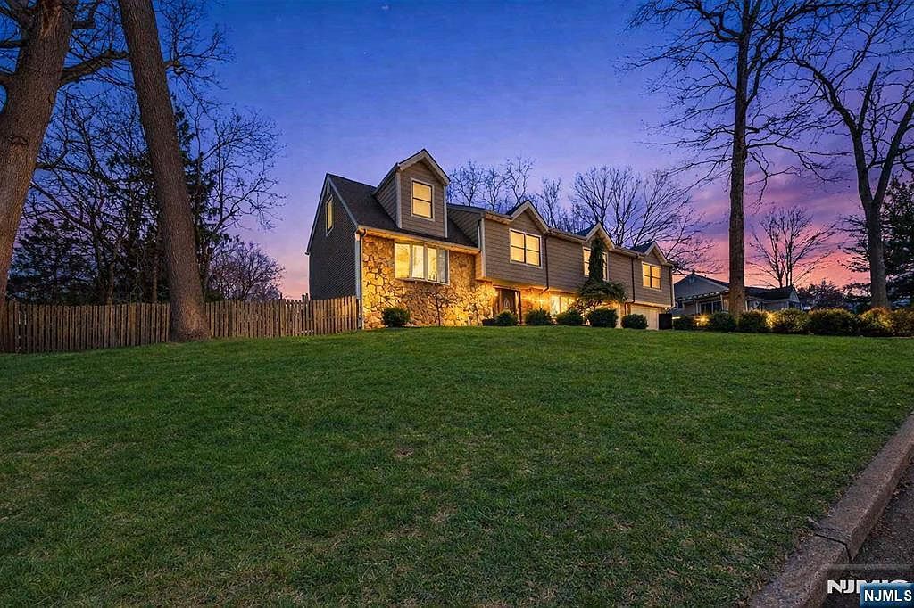 605 Gladys Ct Northvale, NJ 07647 - Thumbnail 4