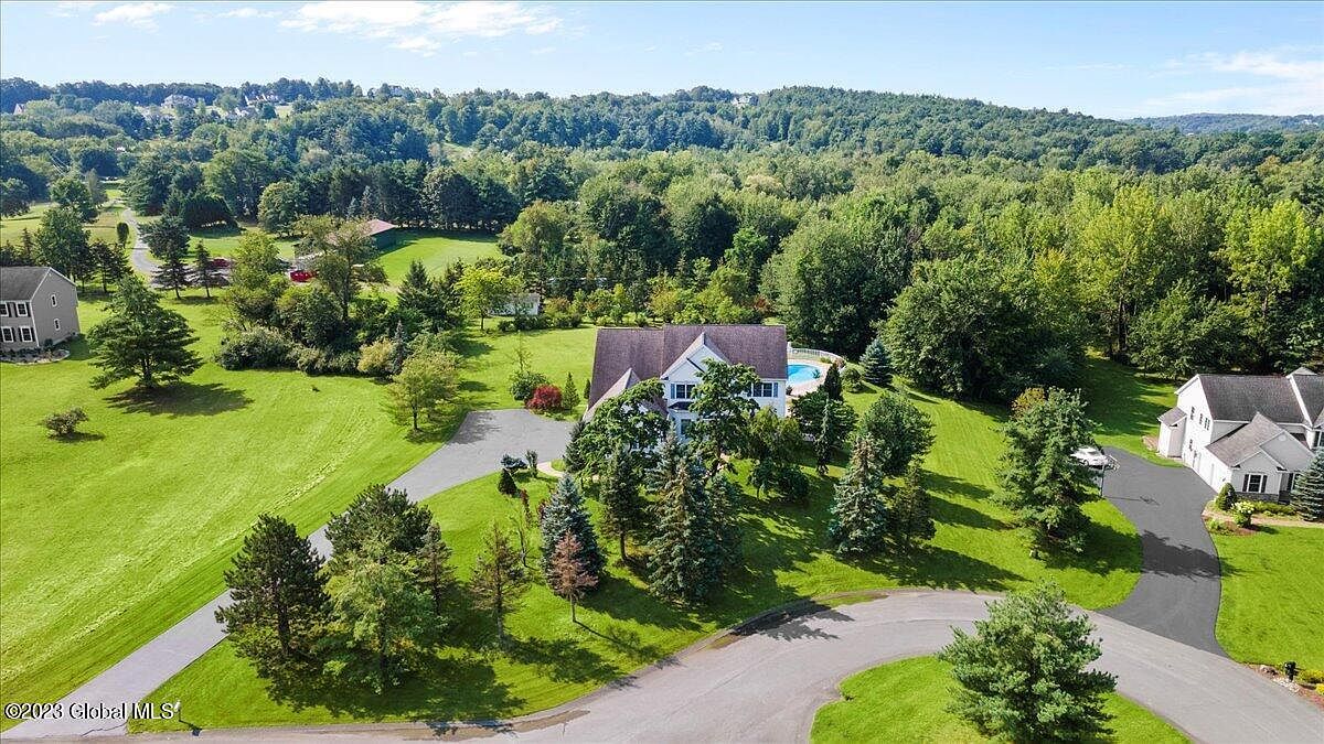 27 Ponderosa Blvd East Greenbush, NY 12061 - Thumbnail 4