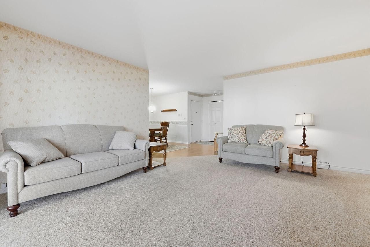 8073 43rd Ave #8A Kenosha, WI 53142 - Thumbnail 4