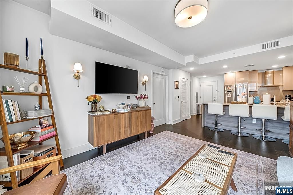 201 Marin Blvd #8080 Jersey City, NJ 07302 - Thumbnail 4