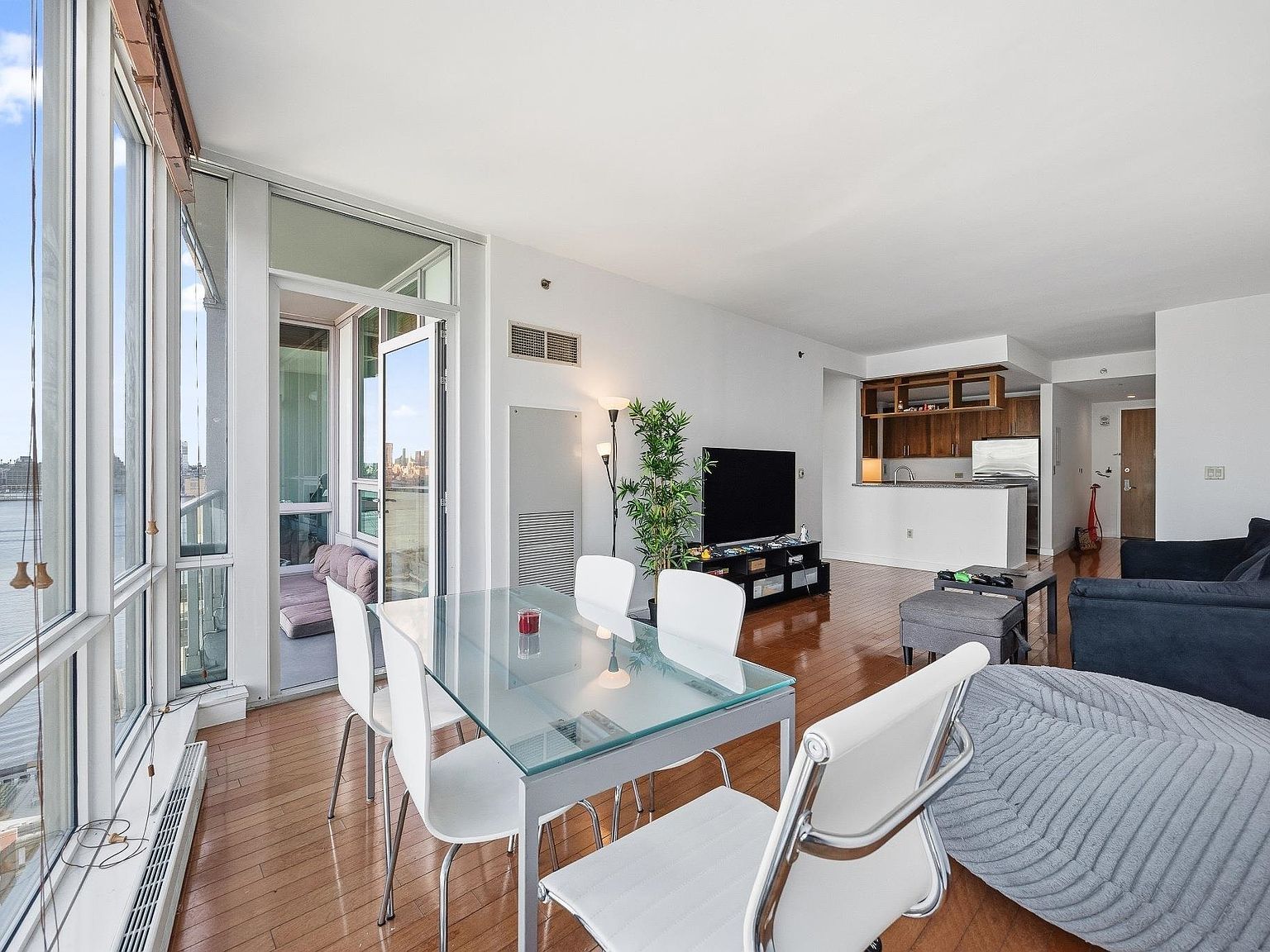 20 Newport Pkwy APT 2311 Jersey City, NJ 07310 - Thumbnail 4