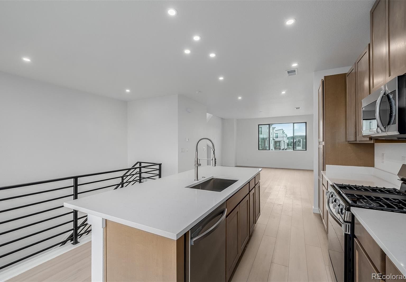 2076 S Holly St UNIT 2 Denver, CO 80222 - Thumbnail 4