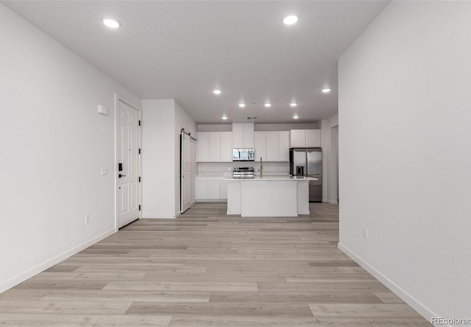 6153 N Ceylon St Building 4-303 Denver, CO 80249 - Thumbnail 4