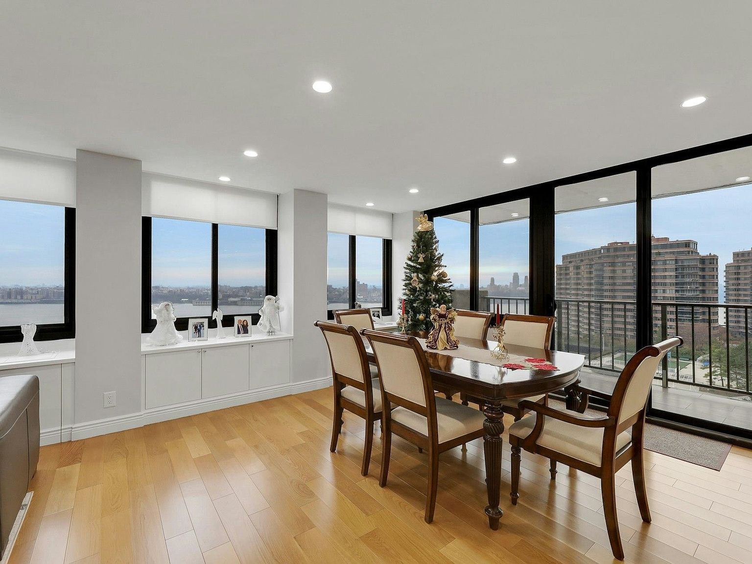 300 Winston Dr APT 910 Cliffside Park, NJ 07010 - Thumbnail 4