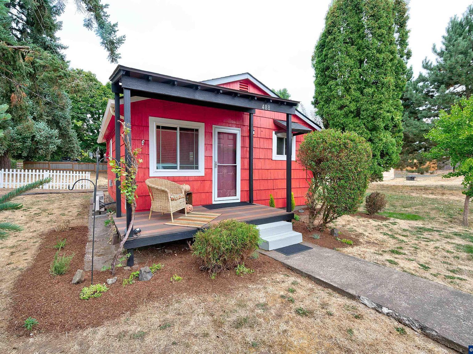 488 B St Independence, OR 97351 - Thumbnail 4