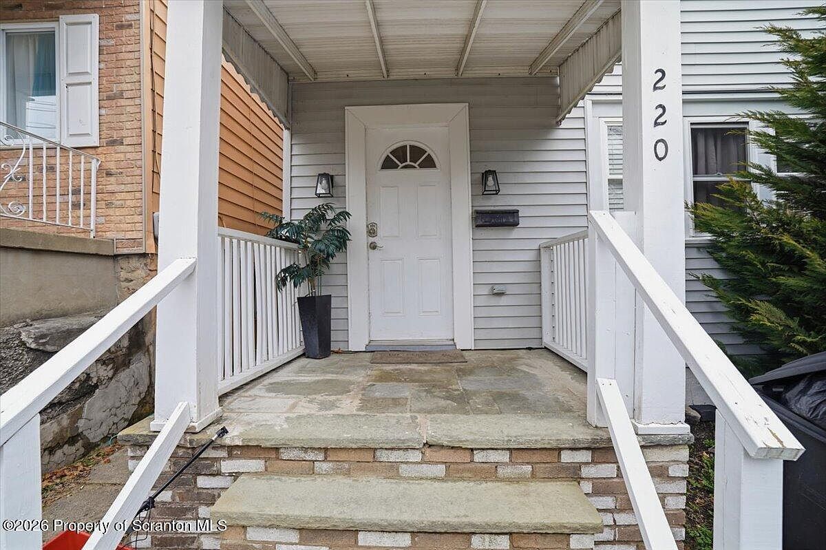 220 Ferdinand St Scranton, PA 18508 - Thumbnail 4