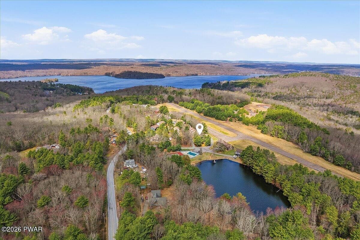 402 Shiny Mountain Ct Greentown, PA 18426 - Thumbnail 4