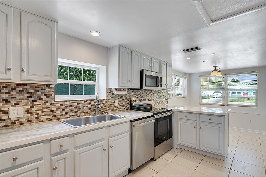1440 4th Ct Vero Beach, FL 32960 - Thumbnail 4