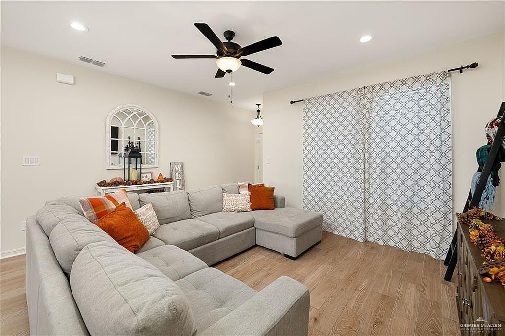 2702 N Rocky Rose Ave Edinburg, TX 78541 - Thumbnail 4