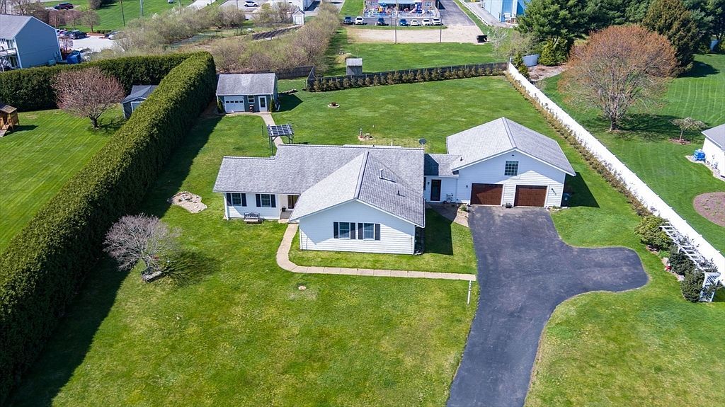 136 Old Fall River Rd Swansea, MA 02777 - Thumbnail 4