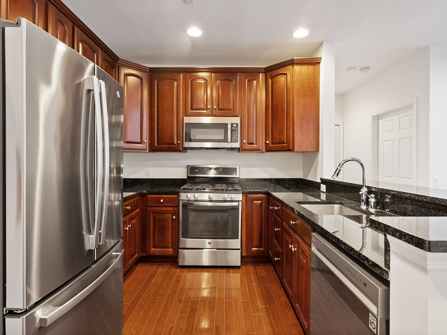 7400 River Rd APT 317 North Bergen, NJ 07047 - Thumbnail 4