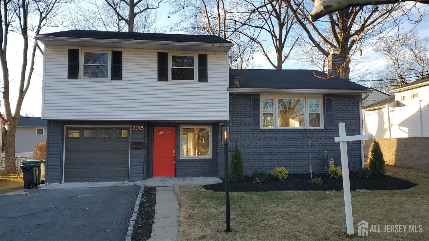 208 Holly Dr Roselle, NJ 07203 - Thumbnail 4