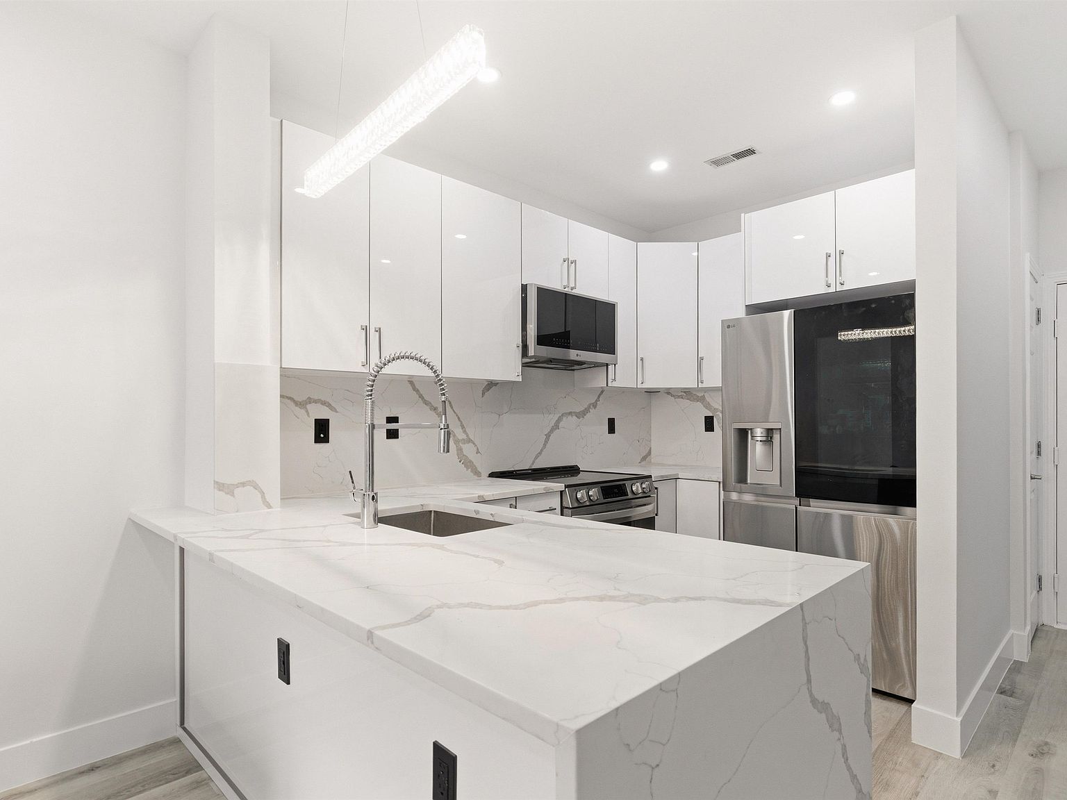 24 Avenue At Port Imperial APT 131 West New York, NJ 07093 - Thumbnail 4