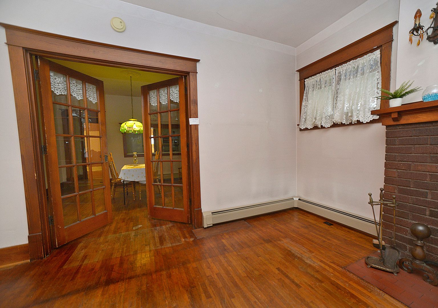 221 E Grove St Utica, IL 61373 - Thumbnail 4