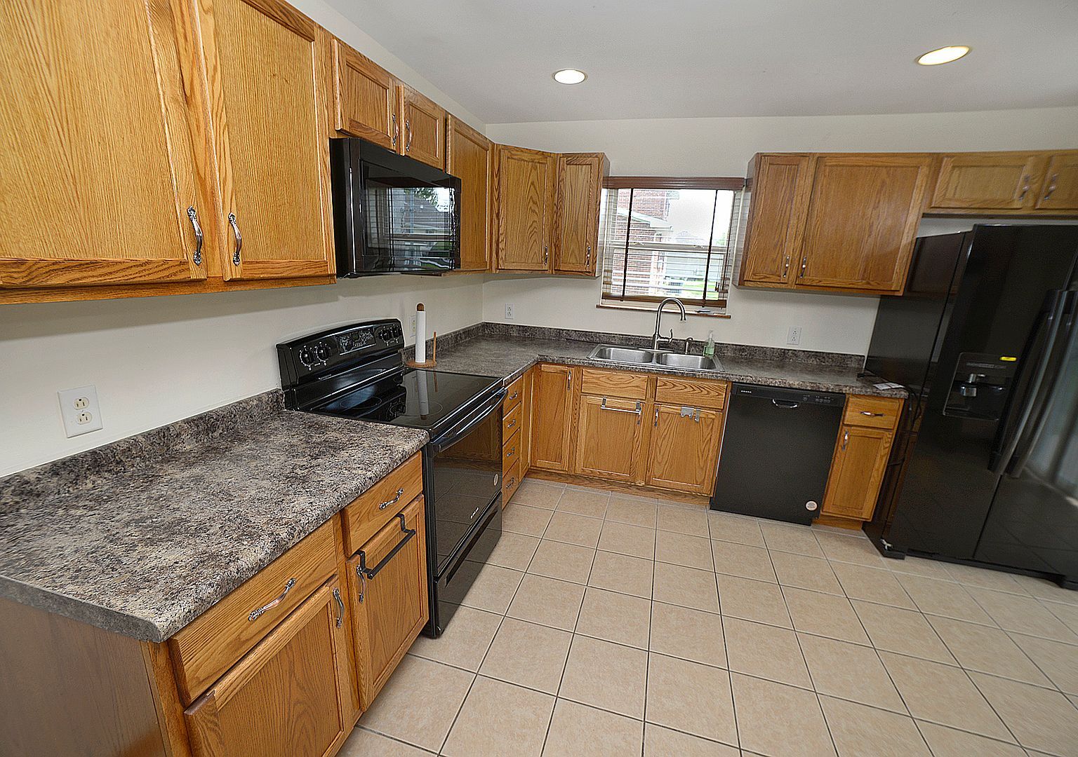 621 Mason St Ottawa, IL 61350 - Thumbnail 4
