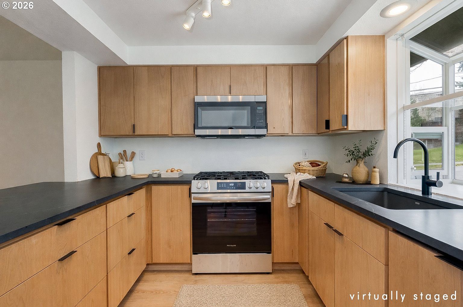 11990 SW Corby Dr APT 2 Portland, OR 97225 - Thumbnail 4