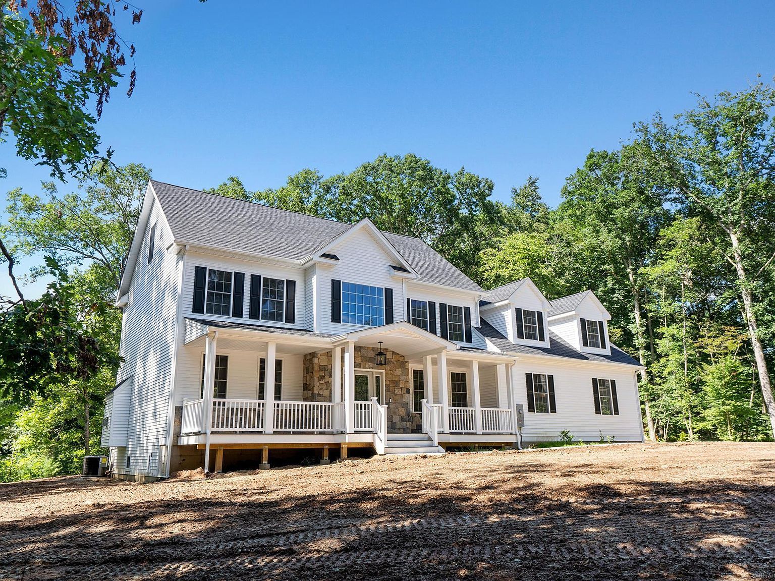 289 Young St East Hampton, CT 06424 - Thumbnail 4