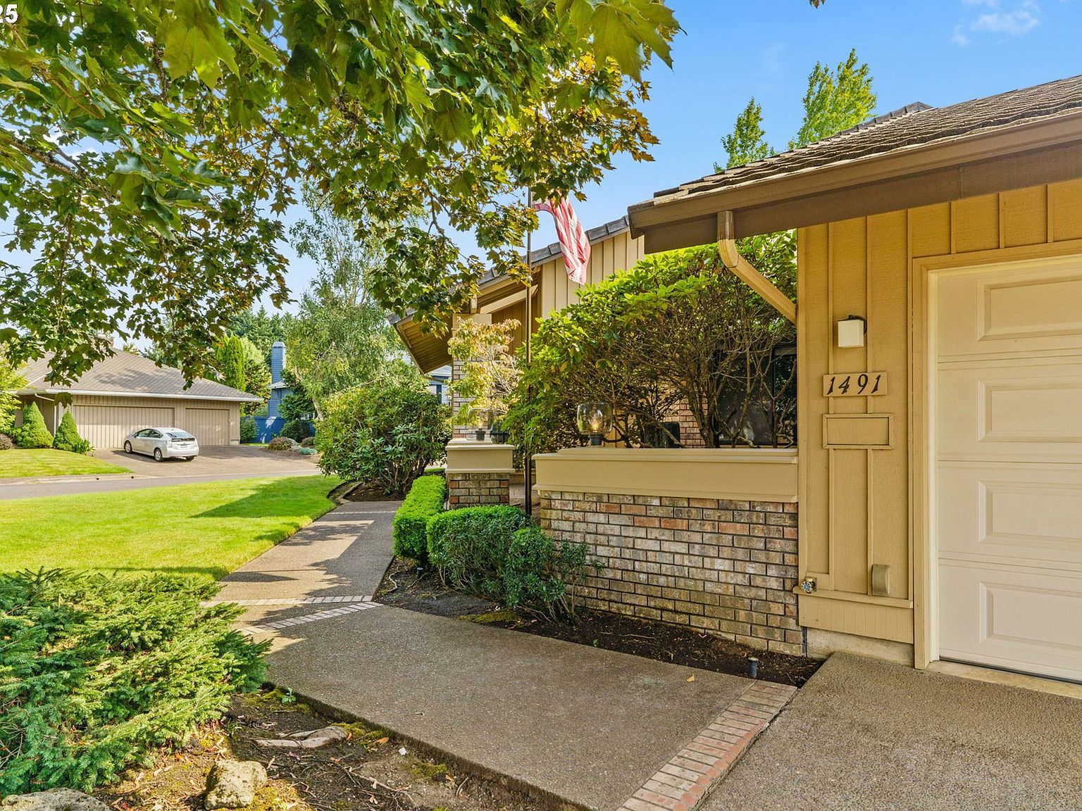 1491 Victorian Way Eugene, OR 97401 - Thumbnail 4