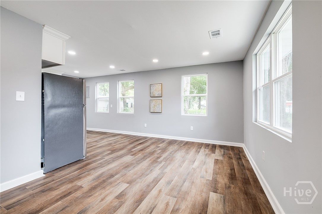 506 E Montgomery Cross Rd Savannah, GA 31406 - Thumbnail 4