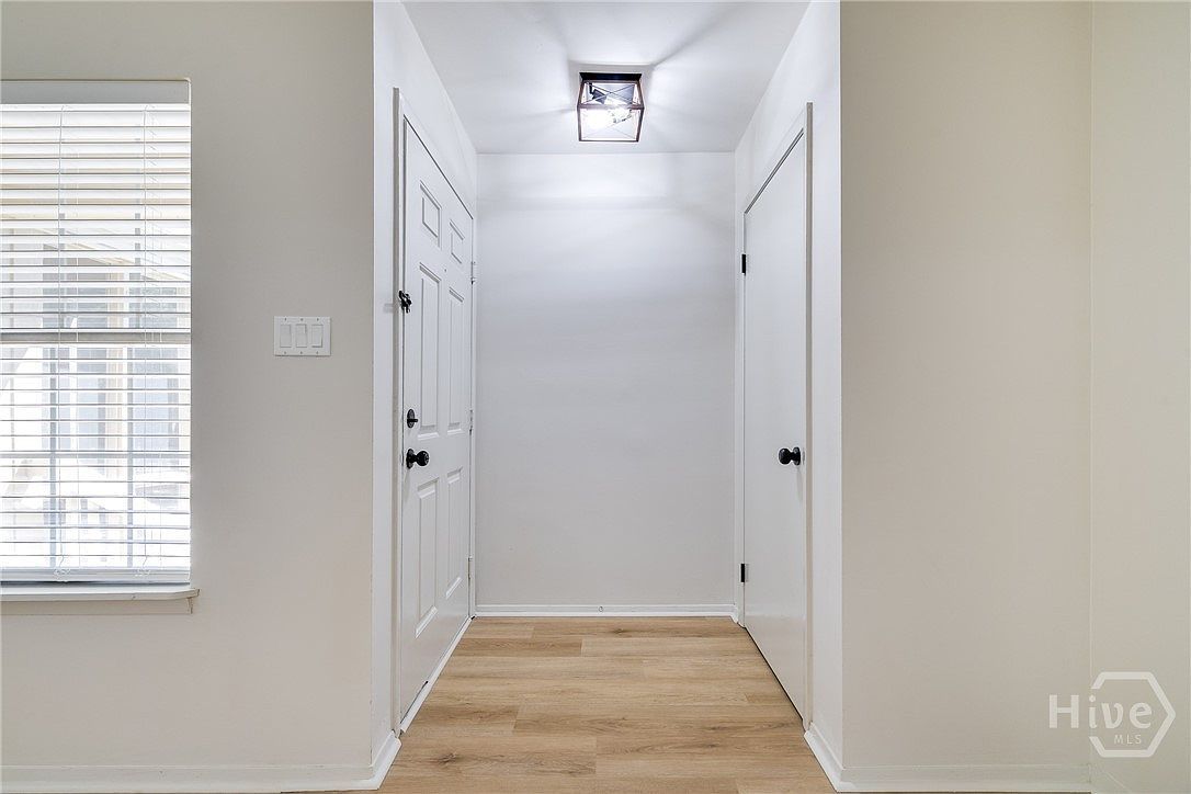 401 N Cromwell Rd #T-5 Savannah, GA 31410 - Thumbnail 4