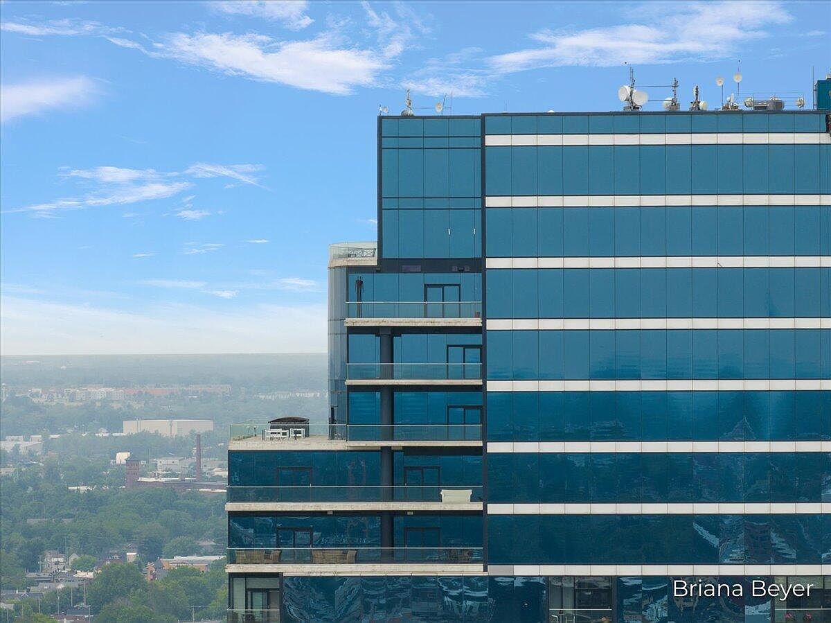 335 Bridge St NW APT 3102 Grand Rapids, MI 49504 - Thumbnail 4