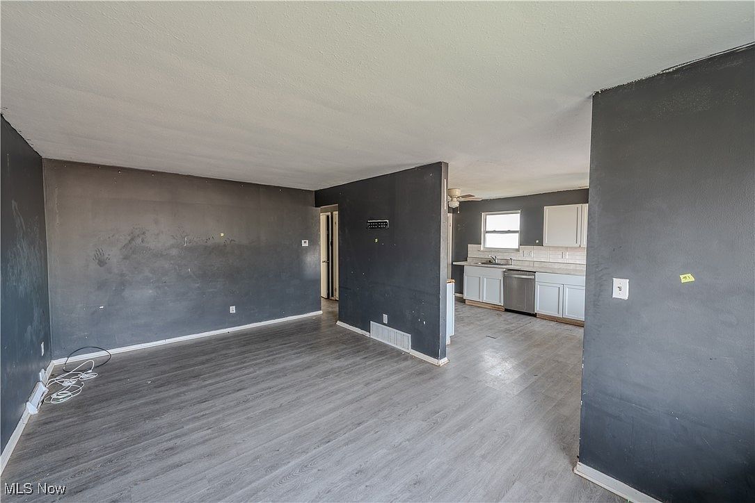 6505 Flowerdale Ave Cleveland, OH 44144 - Thumbnail 4