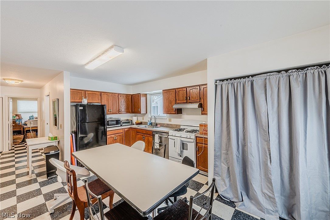 27 Union St Oberlin, OH 44074 - Thumbnail 4