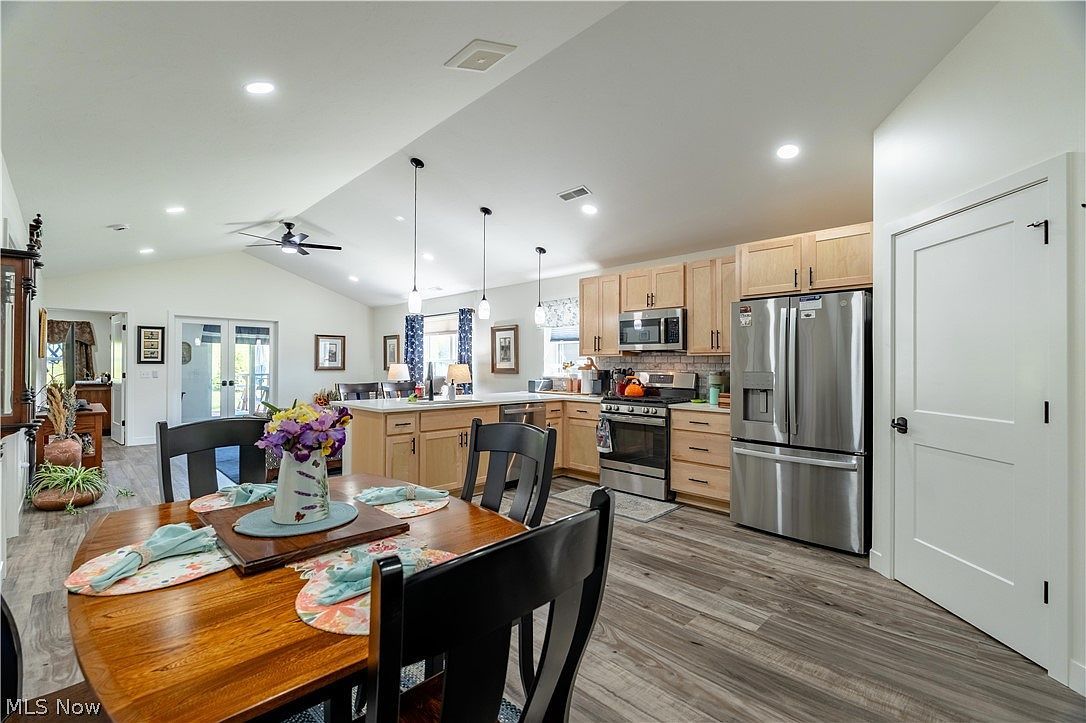 1021 Sycamore Ln Millersburg, OH 44654 - Thumbnail 4