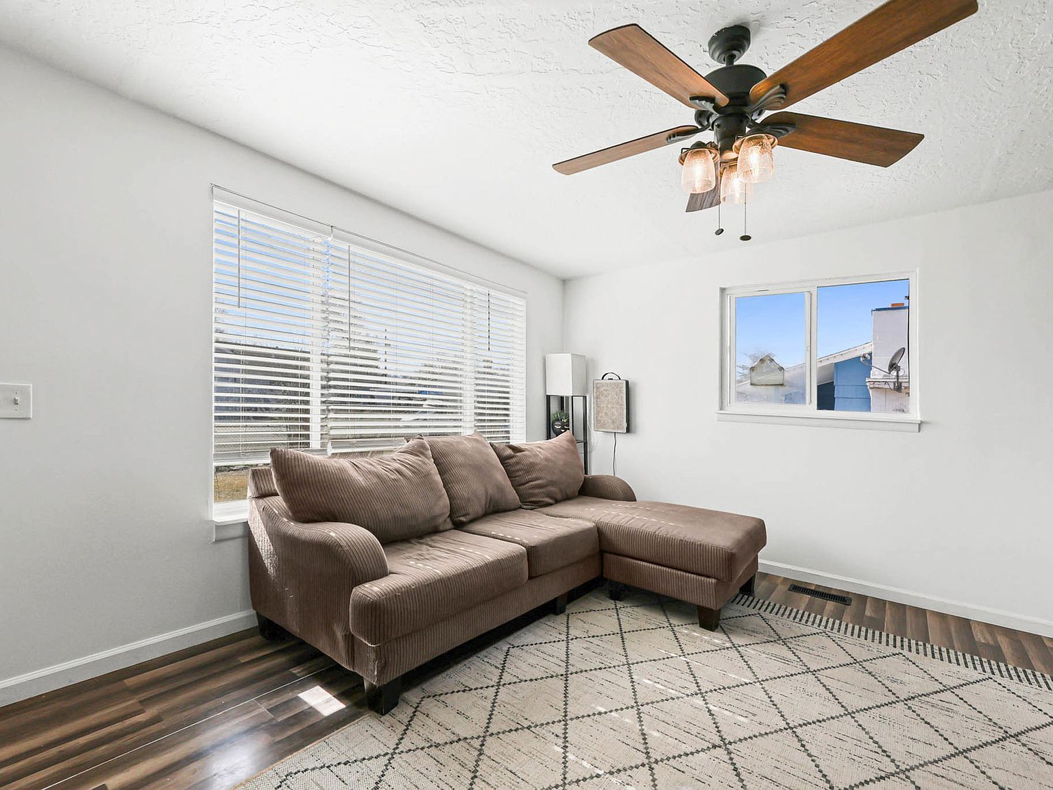 2992 W 2960 S West Valley City, UT 84119 - Thumbnail 4