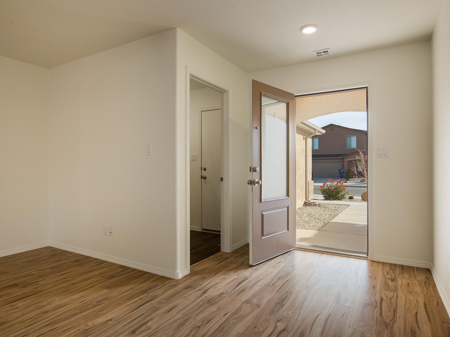 456 Chafey Dr SW Los Lunas, NM 87031 - Thumbnail 4