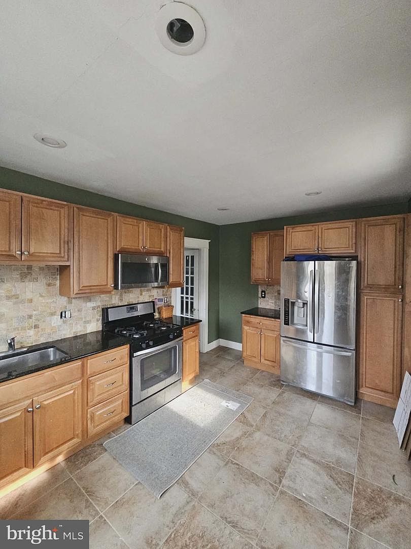 144 W Elm St Reading, PA 19607 - Thumbnail 4