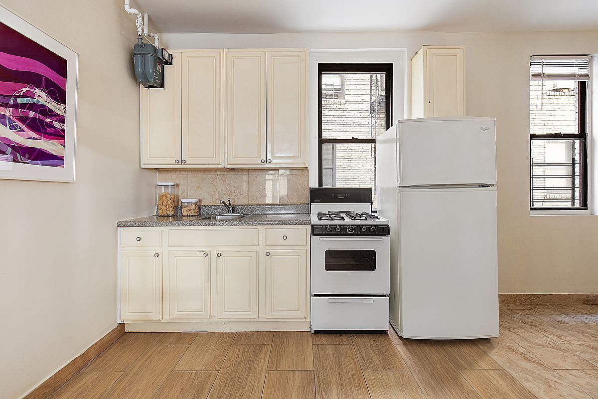 21-38 35th St APT 1B Astoria, NY 11105 - Thumbnail 4