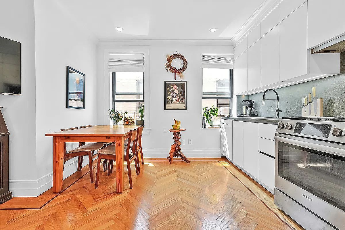 24-39 38th St #D1 Astoria, NY 11103 - Thumbnail 4