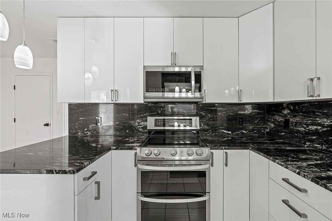 270 Parkview Dr Aurora, OH 44202 - Thumbnail 4