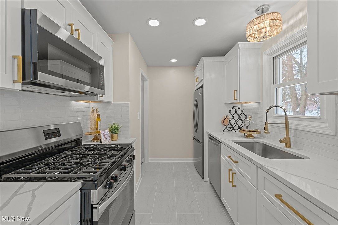 1114 W Miner Rd Mayfield Heights, OH 44124 - Thumbnail 4