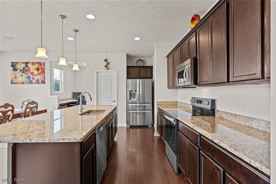 2039 Meadowood Blvd Twinsburg, OH 44087 - Thumbnail 4