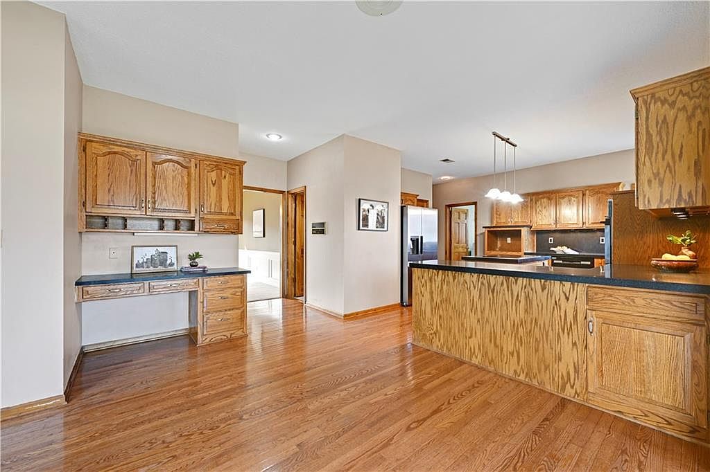 1480 E Sleepy Hollow Dr Olathe, KS 66062 - Thumbnail 4