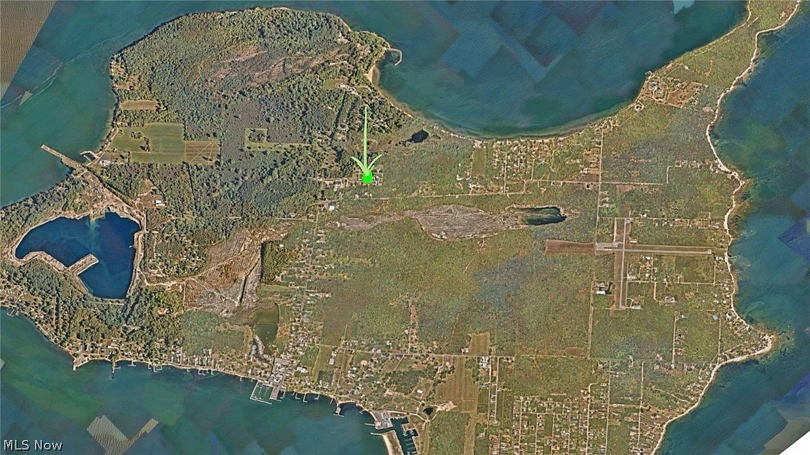 410 Sweetvalley Ln Kelleys Island, OH 43438 - Thumbnail 4