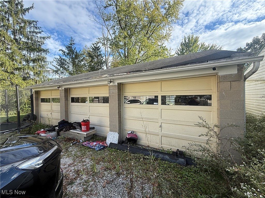 1945 Norwood St NW Warren, OH 44485 - Thumbnail 4