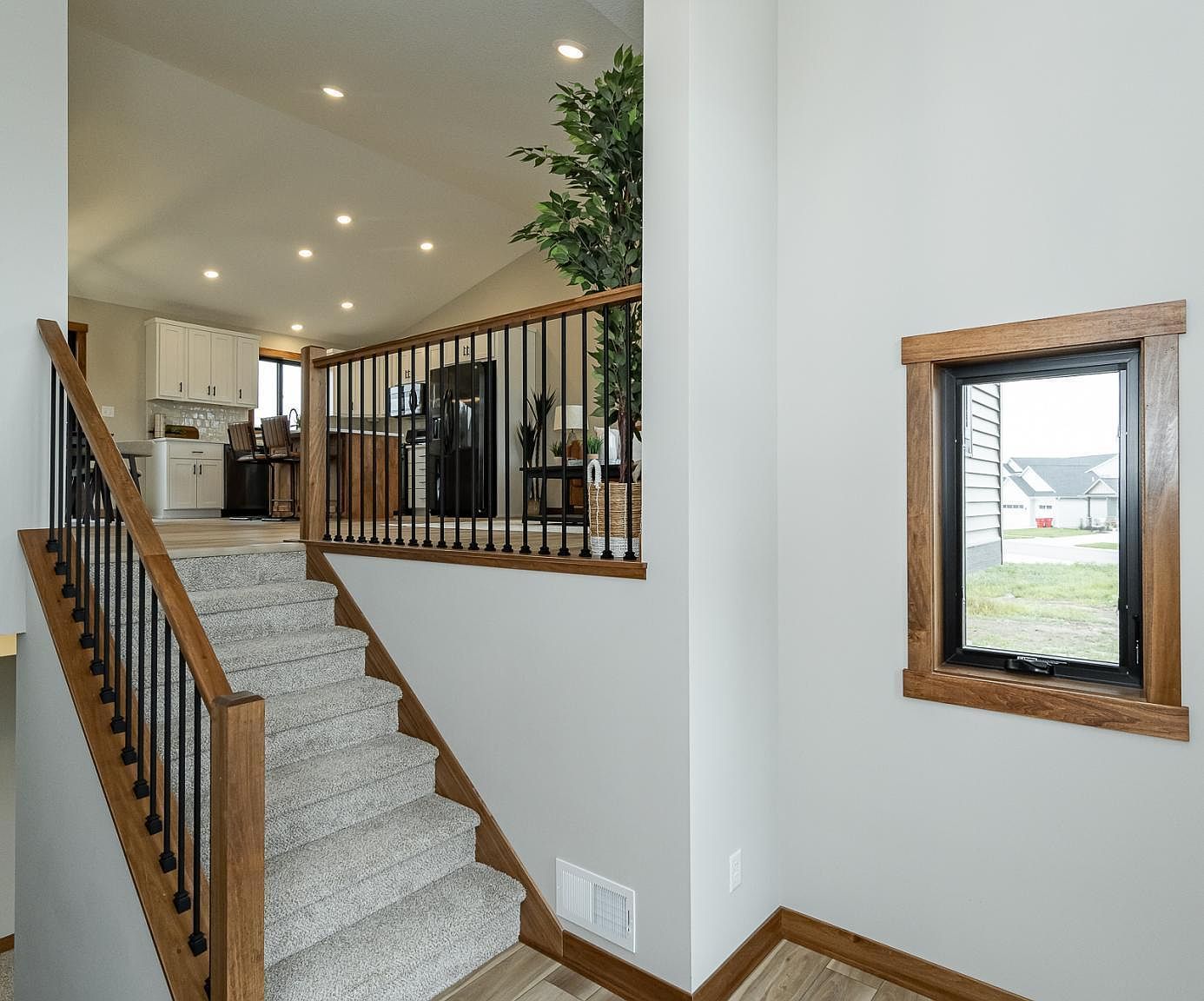 1806 Brandt Dr NE Byron, MN 55920 - Thumbnail 4