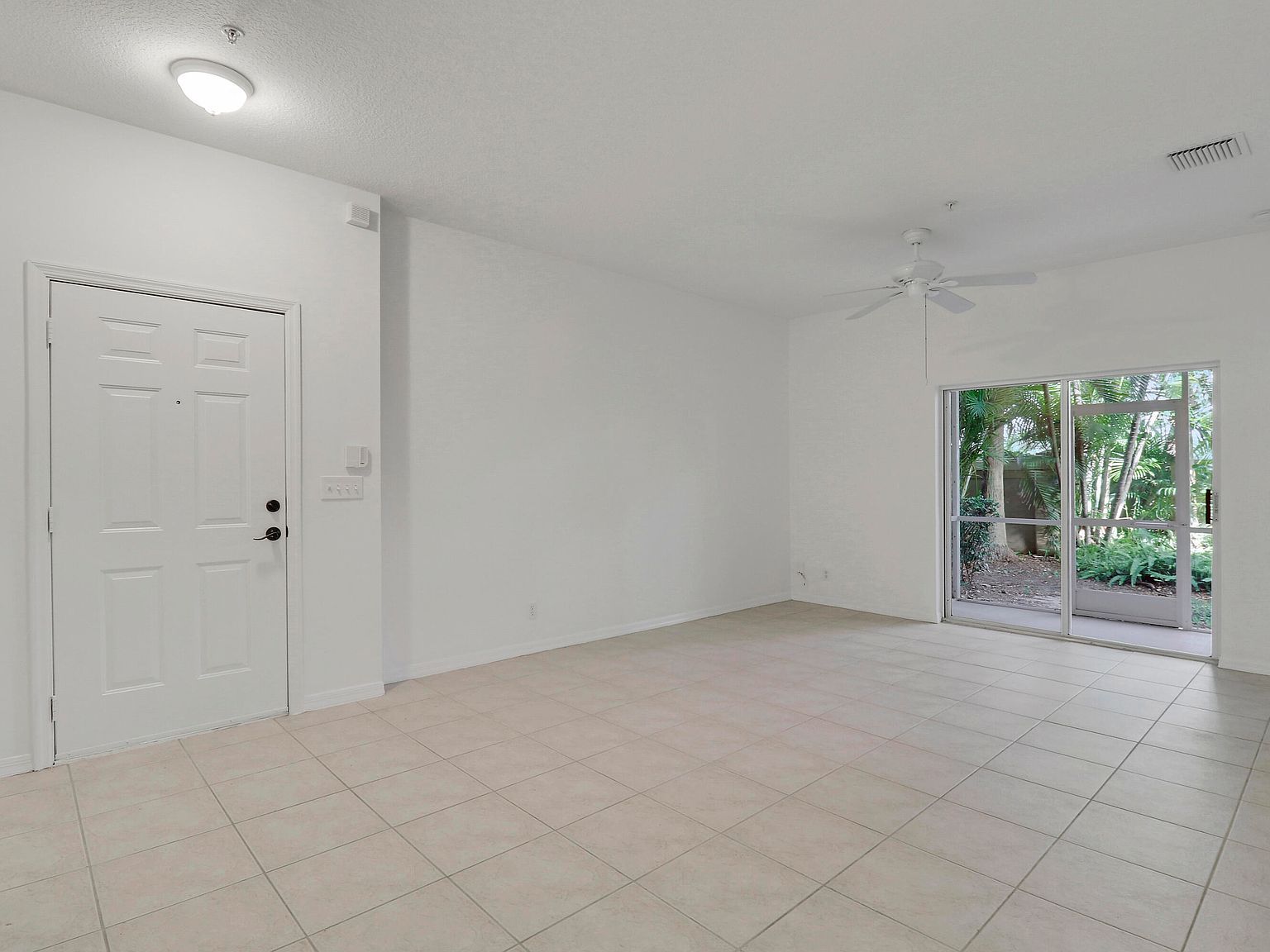 110 Lighthouse Cir APT A Tequesta, FL 33469 - Thumbnail 4
